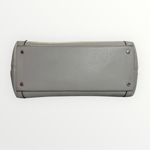 ✨ Kate Spade Light Gray Pebbled Leather Tote – Barely Used! ✨ - Picture 4 of 9